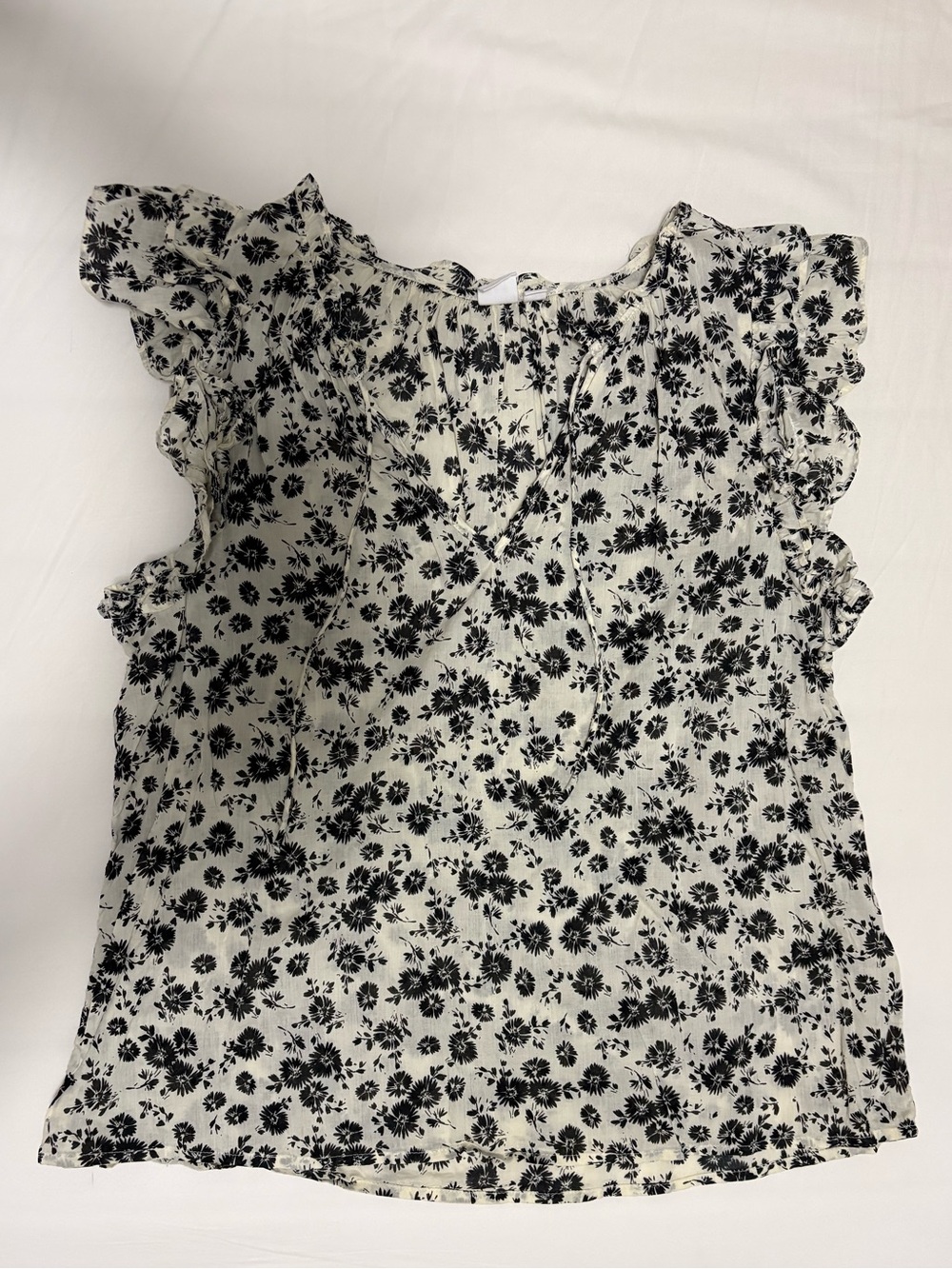 Gap Black & White Floral Ruffle Sleeve Top - Picture 4 of 5
